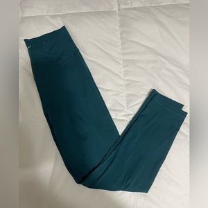 American Eagle Crossover Leggings Size M Short